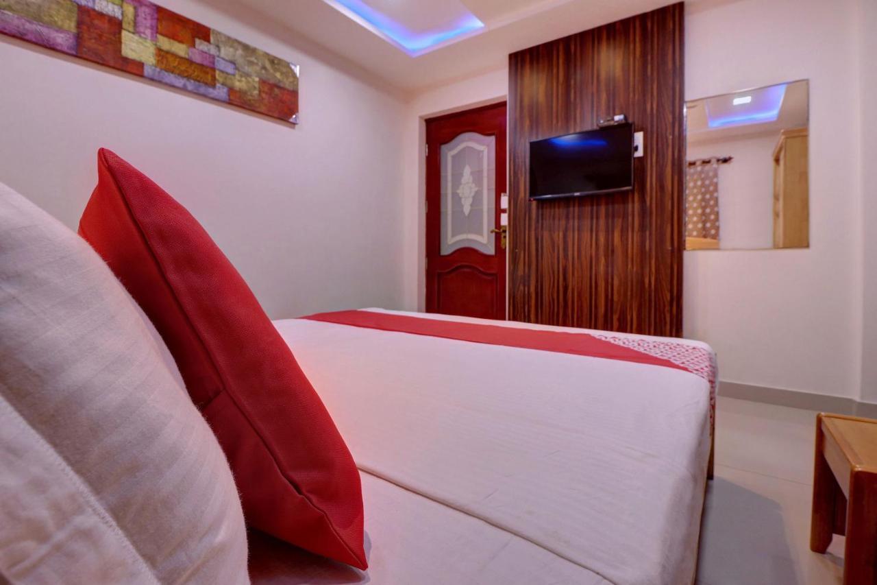Oyo 24245 Dv Residency Hotel Bhadravati Exterior photo